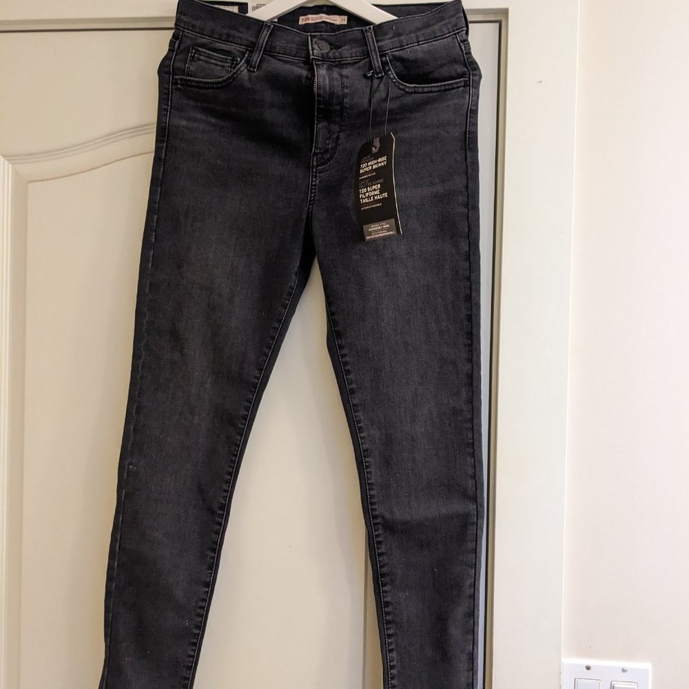NWT Levi's 720 High Rise Super Skinny Dark Grey Jeans Size 29 Length 30